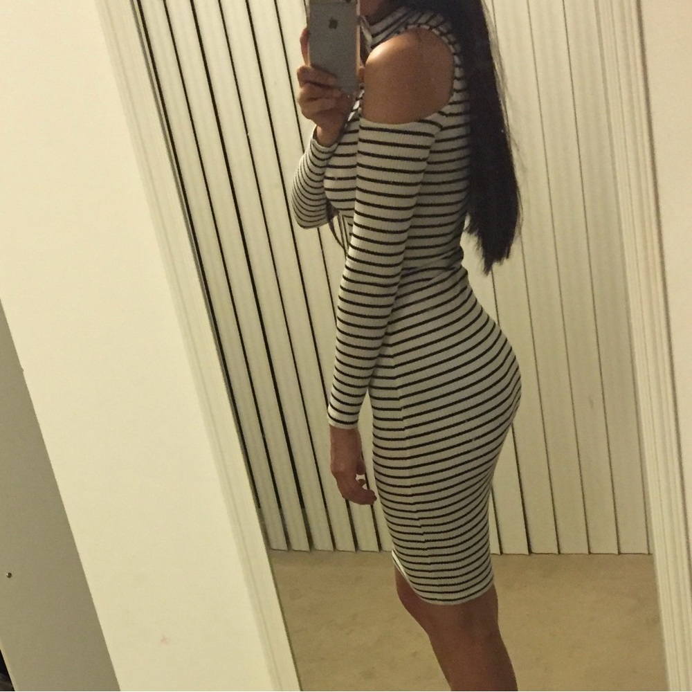 Forever 21, cutout shoulder, ribbed midi dress, size M